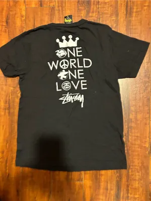 Crown Graphic V-Neck T-Shirt - Black thumbnail 2
