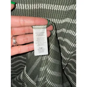 Rhea & Thea Olive Green Striped Ribbed Knit Notched V-Neck Maxi Dress L Earthy thumbnail 4