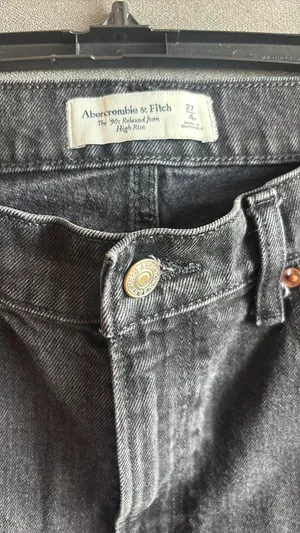 Abercrombie High-Rise 90s Relaxed Jeans thumbnail 4