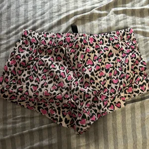 Victoria's Secret Pink and Black Leopard Heart Print Pajama Set thumbnail 6