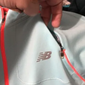 New balance 1/4 zip up hooded activewear shirt women's size‎ small thumbnail 10