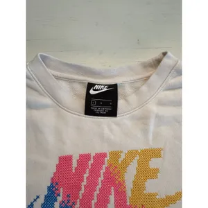 Nike Woman’s L Cross Stitch‎ Logo Fleece Crewneck Sweater Cropped thumbnail 2