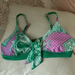 Bikini Top thumbnail 1