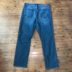J Crew distressed Slim Boyfriend normcore 29 jeans thumbnail 3