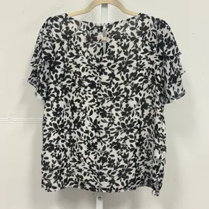 Vince Camuto Floral Tiered Flutter Sleeve Blouse 9161011 Med Womens Black White thumbnail 2