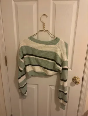 Green striped cropped sweater thumbnail 2