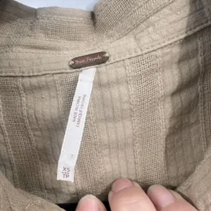 Free People Tammy Button down Tan Size XS‎ Crinkle Smocked Top Collared thumbnail 5