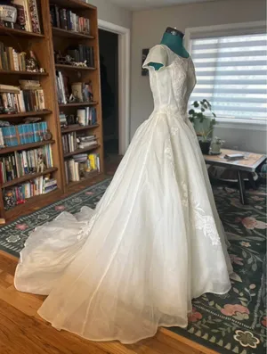 Beautiful 1940’s-1950’s Wedding Dress thumbnail 2