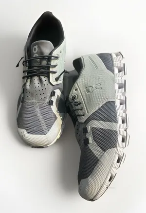 On Cloud Women's Running Shoes W9.5 Slate Rock Swiss Cloud 5 Gray Black EC thumbnail 1
