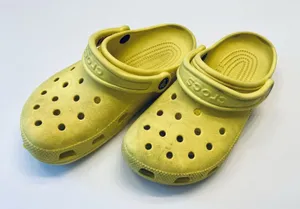Crocs Classic Clogs Unisex Size M4 W6 Yellow Slip On Water Shoes‎ Comfort thumbnail 1
