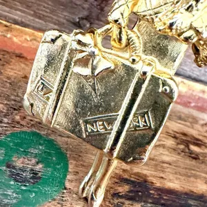 Figural Traveler Brooch Gold Tone thumbnail 2