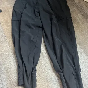 The North Face Cropped‎ black pants size 8 thumbnail 5
