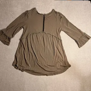 POL Women's Light Olive Green‎ Bell Sleeve Crochet Trim Peasant Tunic Top Size L thumbnail 6