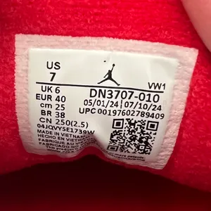 New NIKE Air Jordan 3 Retro OG 'Black Cement' 2024 thumbnail 10