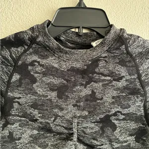 Gymshark Women's Adapt Black Camo Seamless Long Sleeve Crop Top M thumbnail 12