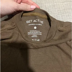 Set Active REMIX FORM CROP LONGSLEEVE - COOKIE thumbnail 3