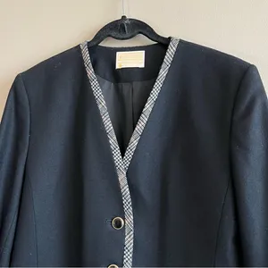 ✨‎ Pendleton Women’s Black 100% Wool Blazer 10 thumbnail 2