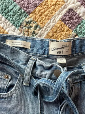 Baggy Universal Thread Mid-Rise 90s Jeans thumbnail 3