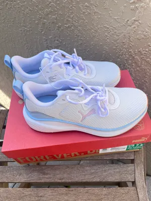 Puma Sneakers Women’s US 7.5 thumbnail 2