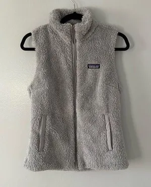 Patagonia Women’s Los Gatos Fuzzy Vest Warm Athleisure Winter Cozy thumbnail 1