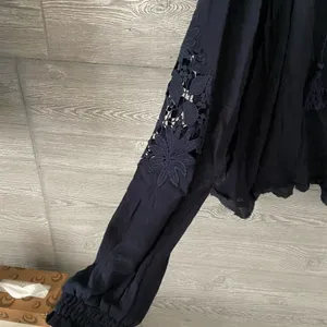 Free People Navy Blue Hooded Peasant‎ Blouse Eyelet Lace Tassel XS OB639387 thumbnail 3