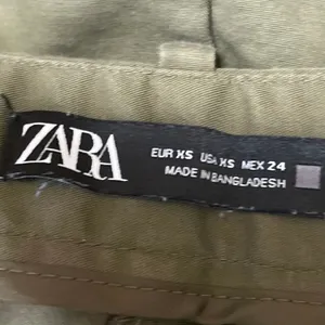 Zara Women's Green High Rise Pleated Cuffed Chino Khaki Mini Shorts Size XS thumbnail 4