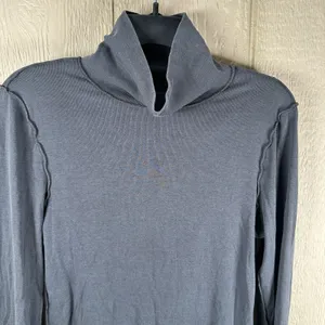 We The Free People Exposed Seam Turtleneck Lightweight Top Size Large Black Gray thumbnail 2