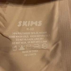 SKIMS Tan Seamless Bra with Molded Cups size M condition good thumbnail 6