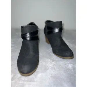 Women’s Zip Up Cowboy Faux Leather Black Heeled Ankle Bootie 8 thumbnail 2