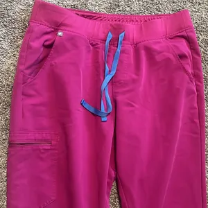 FIGS Zamora Jogger Raspberry Sorbet Women’s Scrub Pants Large thumbnail 3
