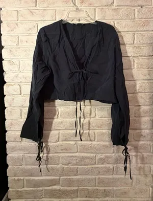Zara Black V-Neck Long Sleeve Tie Front Cropped Blouse Size L thumbnail 1
