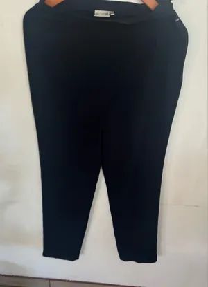Black Women's Knit Ankle Pants Size 10 thumbnail 1