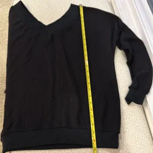 Waffle Knit V Neck Off Shoulder Black Shirt size XL thumbnail 9