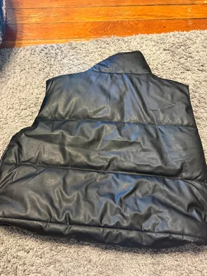 PrettyLittleThing Men's Black Quilted Puffer Vest thumbnail 3