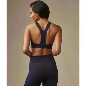 Lululemon Fast And Free Black Grape Bra,‎ Size 6 thumbnail 4
