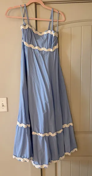 Boutique dress  thumbnail 1