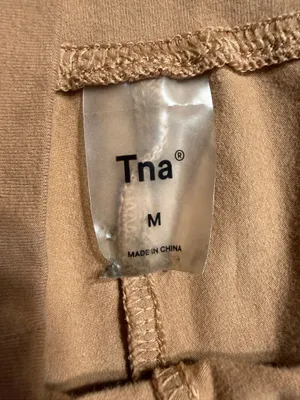 Tna Aritzia Tan Wide leg yoga pants TALL Sz M thumbnail 5