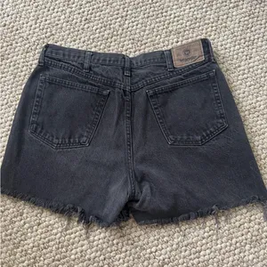 Custom 90s Mom Wrangler High-Waisted Black Jean Shorts 34 X 30 Relaxed Fit thumbnail 4