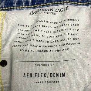 American Eagle Light Wash Distressed Faded Flex Skinny Jean Shorts- Size 34 thumbnail 11