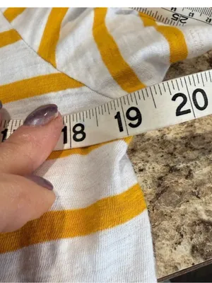 Old Navy White and Yellow Striped Short Sleeve Tee — Casual Crewneck thumbnail 5