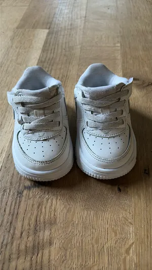 Toddler Air Force 1 size 4 thumbnail 2