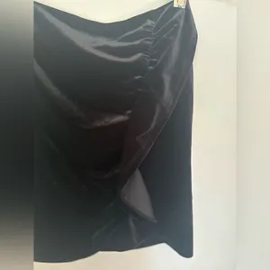 Abercrombie & Fitch Black Velvet Ruffle Mini Skirt Size XS thumbnail 6