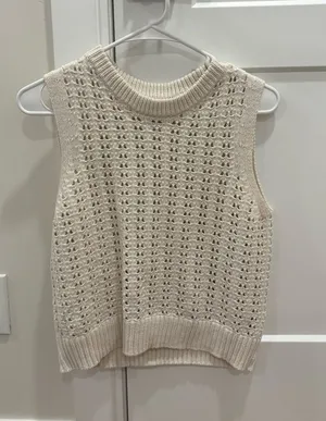 Universal Threads Cream Open-Knit Sleeveless Sweater thumbnail 1
