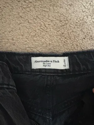 Abercrombie High-Rise Jeans Loose Black thumbnail 4