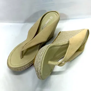 CRYSTAL QUEEN NEW BEIGE WEDGE SANDAL W/WOVEN TRIM SZ‎ 7.5-8 3.5” Wedge heel thumbnail 1