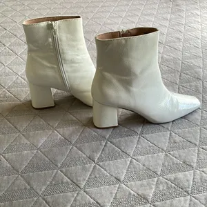 Elegant White Ankle Boots Size 8 thumbnail 6