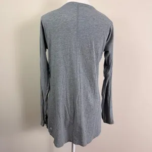 Lululemon Gray Long Sleeve Active Top Thumbholes Ladder Stitch Trim Size 8 thumbnail 3