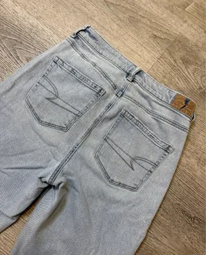 American Eagle Mom Straight Jeans thumbnail 7