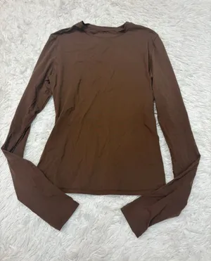 Skims fits everybody brown long sleeve top thumbnail 1