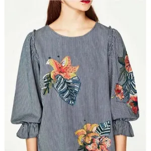 Zara Trafaluc Women’s‎ Embroidered top thumbnail 1